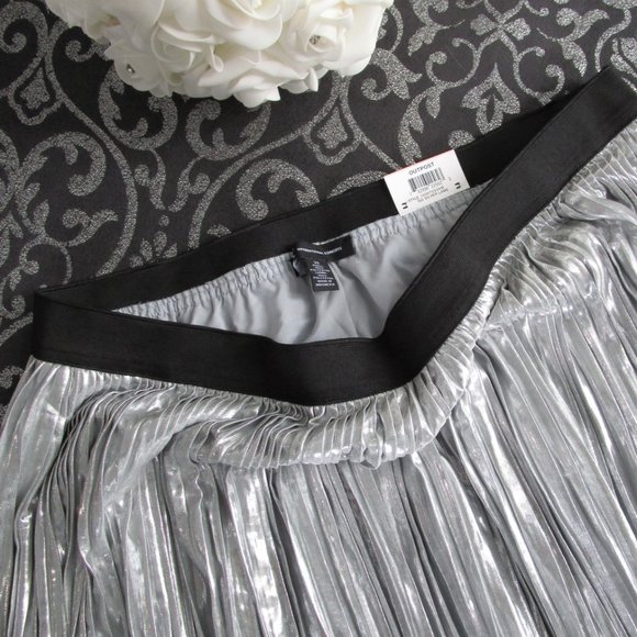 NWT Macys Metallic Silver Pleated Full Midi Skirt - Picture 10 of 13